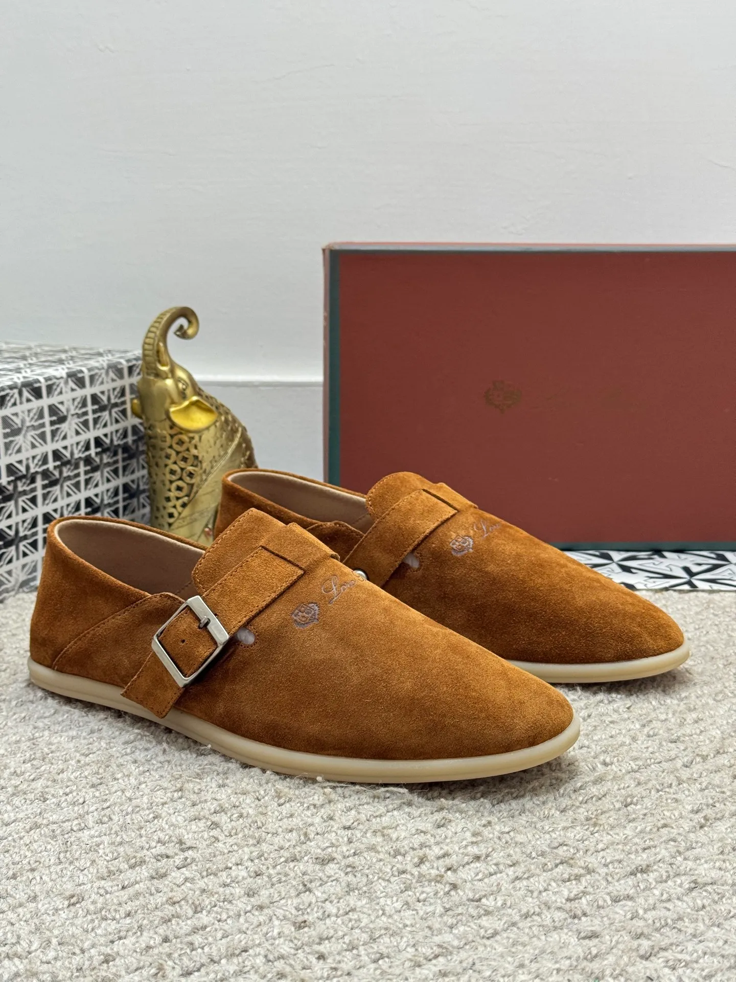 Men's men's shoes 💰420 [New style] 🍓🍓Loro Piana - LP's new moccasin shoes are made of water-repellent treated suede uppers with rubber soles, a classic. The complex craftsmanship and meticulous structure make the shoes light and soft, allowing you to walk comfortably and freely. Perfect for wearing at the beach or out in the water during the summer. Size: 38-44 (45 customized